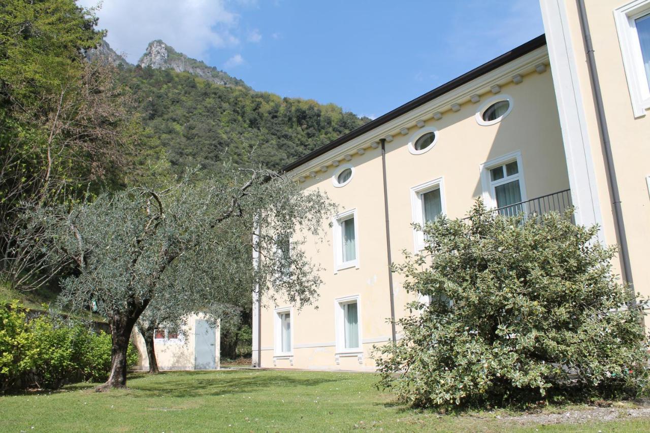Aparthotel Englovacanze Riva del Garda Buitenkant foto