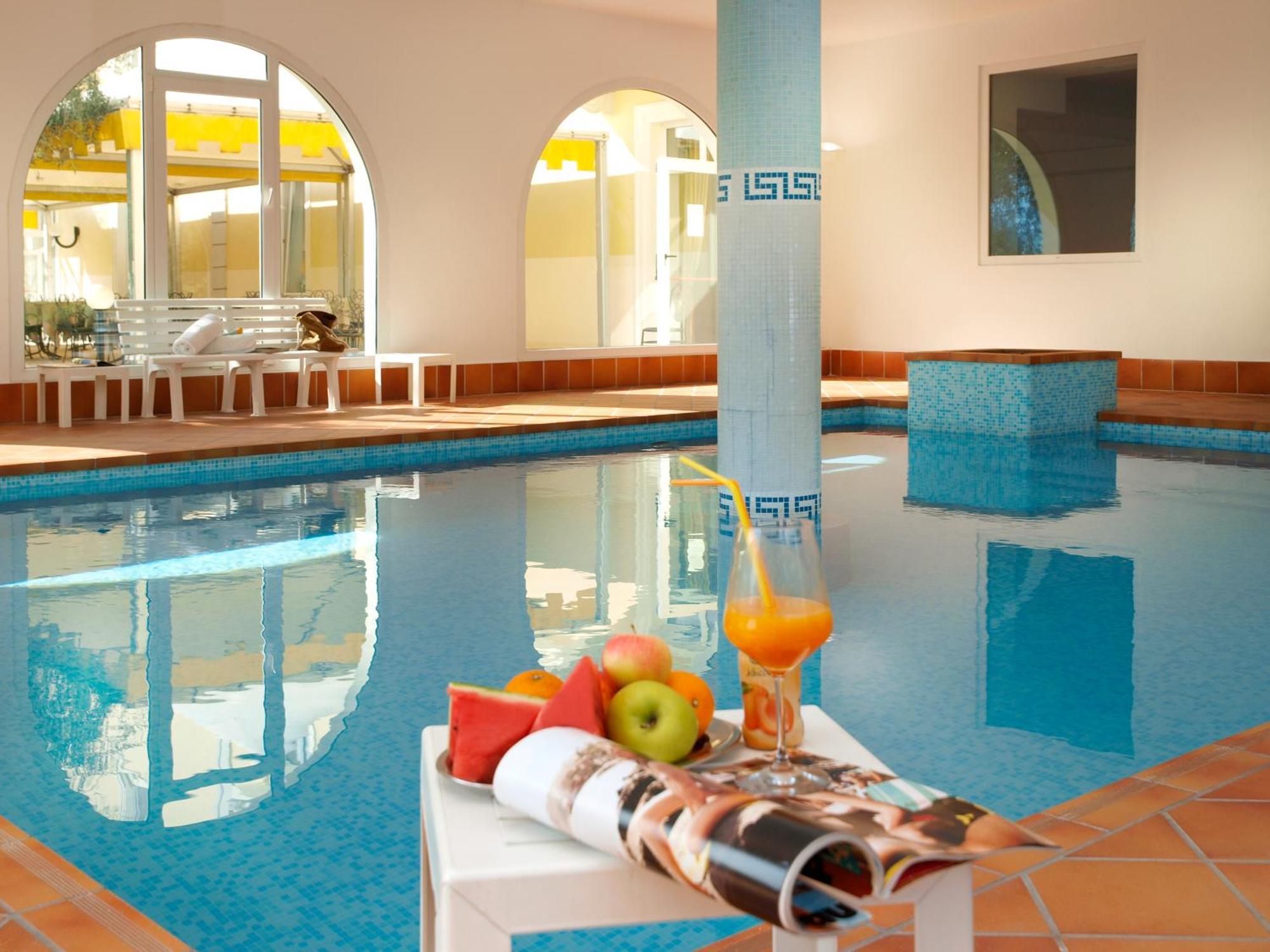 Aparthotel Englovacanze Riva del Garda Buitenkant foto