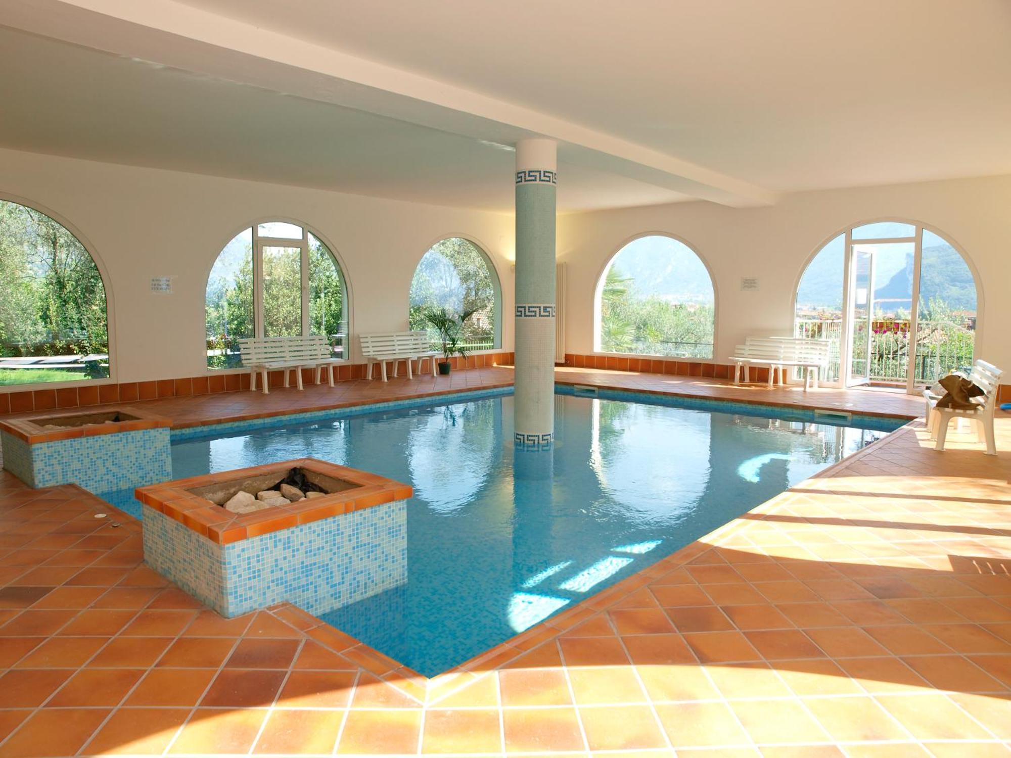Aparthotel Englovacanze Riva del Garda Buitenkant foto