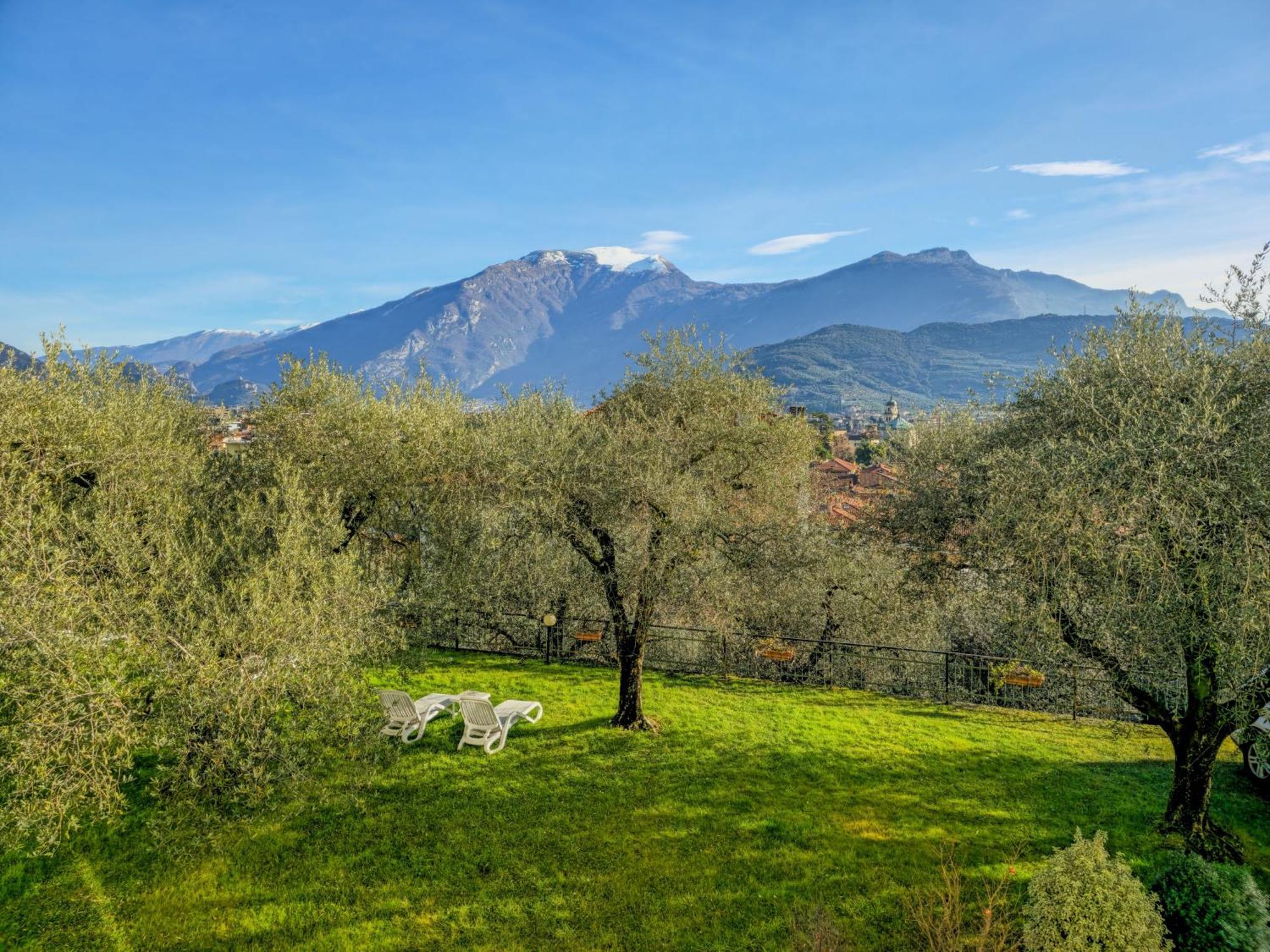 Aparthotel Englovacanze Riva del Garda Buitenkant foto
