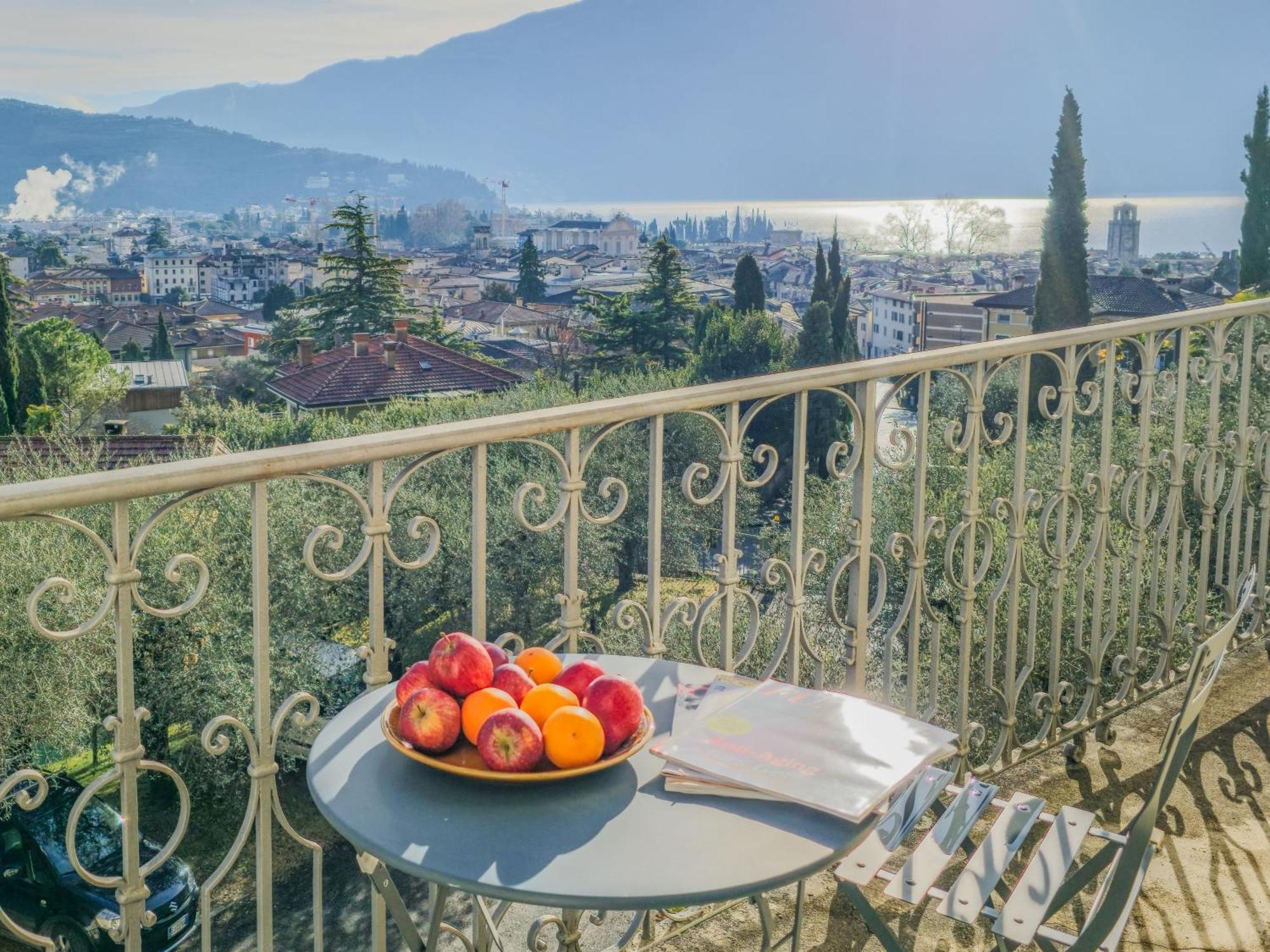 Aparthotel Englovacanze Riva del Garda Buitenkant foto