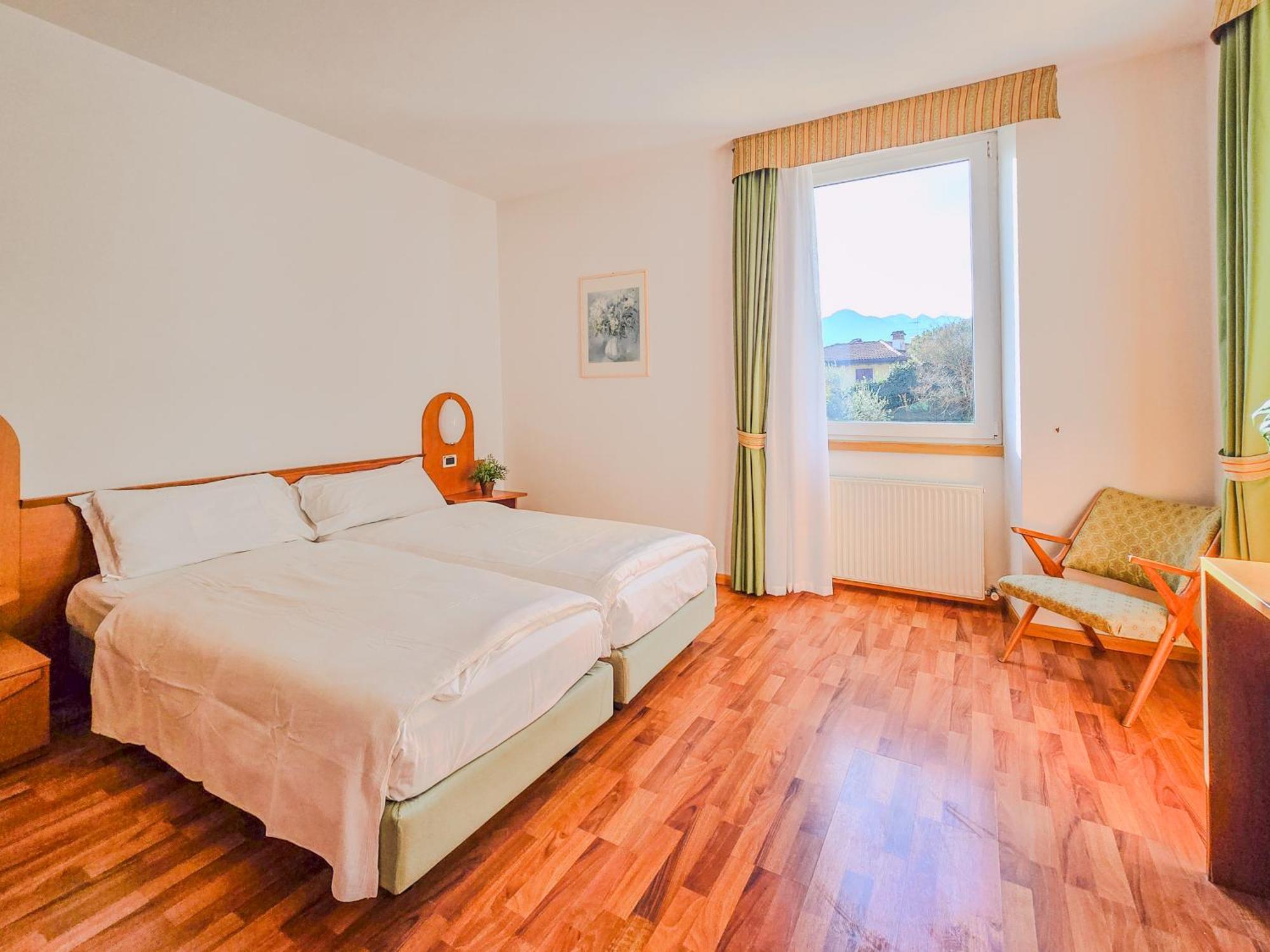 Aparthotel Englovacanze Riva del Garda Buitenkant foto