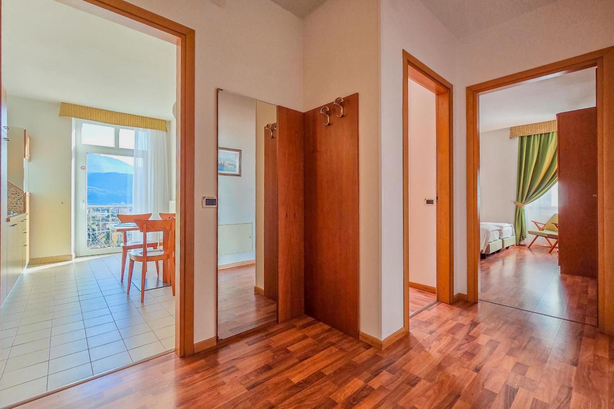 Aparthotel Englovacanze Riva del Garda Buitenkant foto