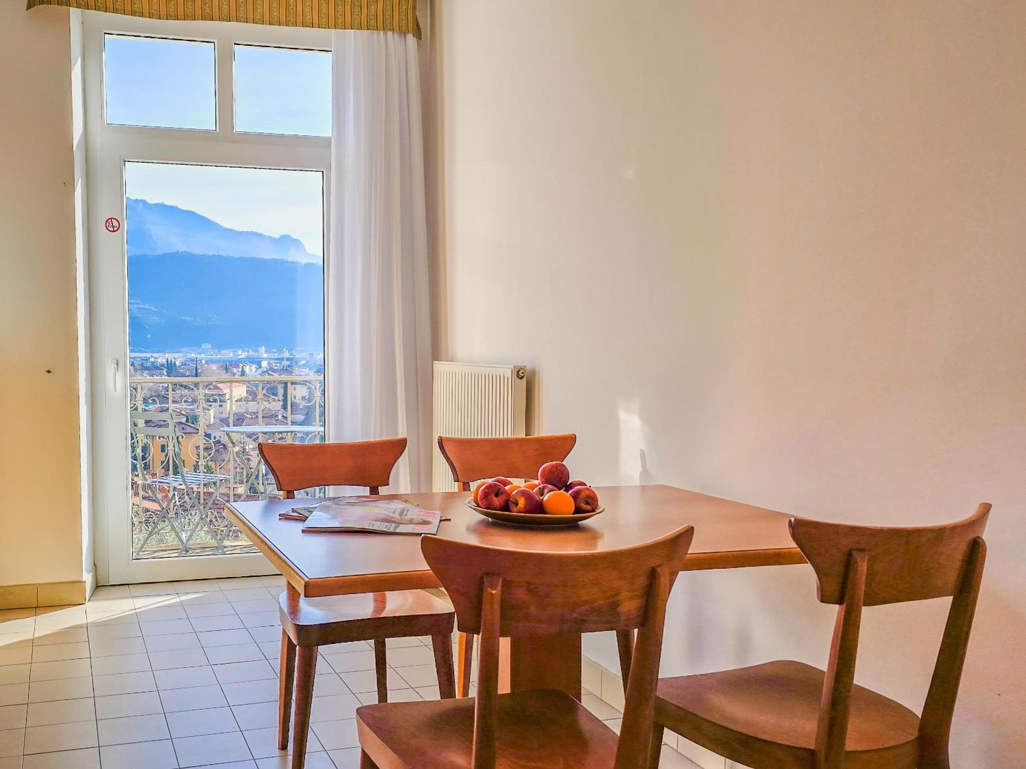Aparthotel Englovacanze Riva del Garda Buitenkant foto