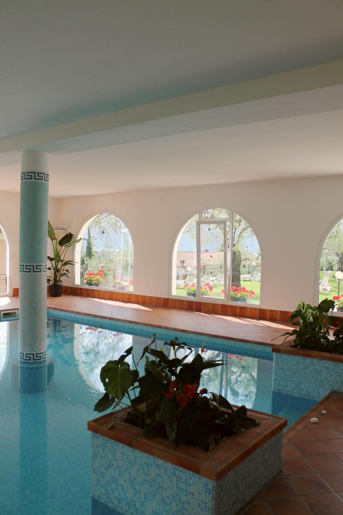 Aparthotel Englovacanze Riva del Garda Buitenkant foto
